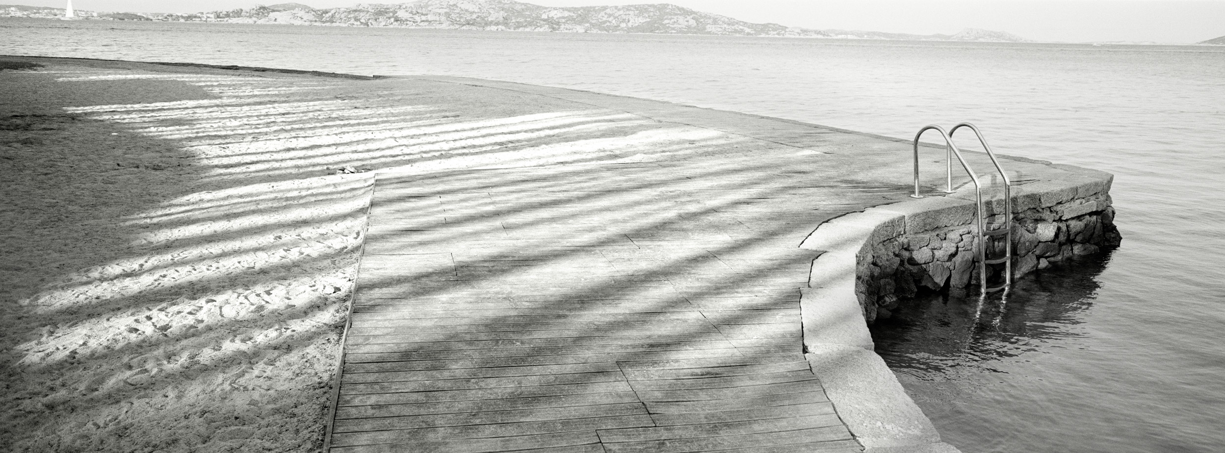 Untitled #18, 2003-2016 from the series 'The Visual Awareness of the World Around Me'- Gelatin silver print 